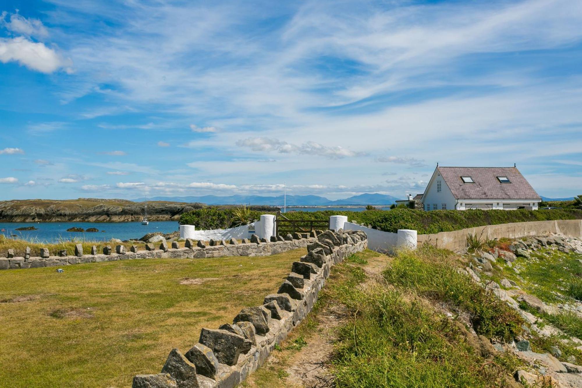 Pen Y Graig Villa Rhoscolyn Exterior photo